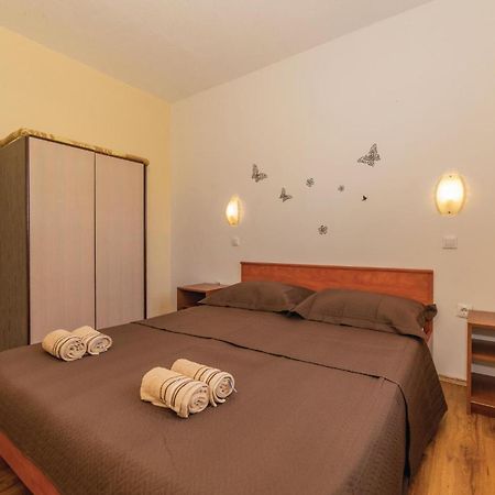 Pet Friendly Apartment In Biograd With Kitchen Biograd Na Moru Esterno foto