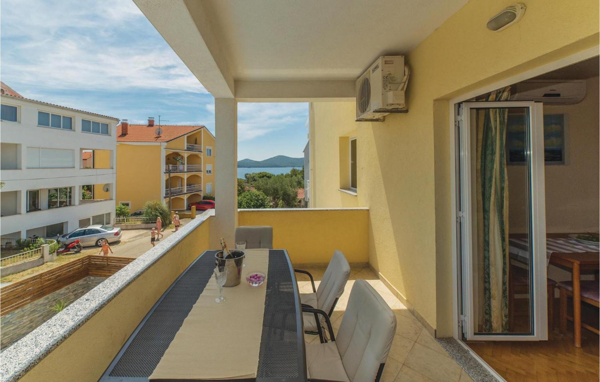 Pet Friendly Apartment In Biograd With Kitchen Biograd Na Moru Esterno foto