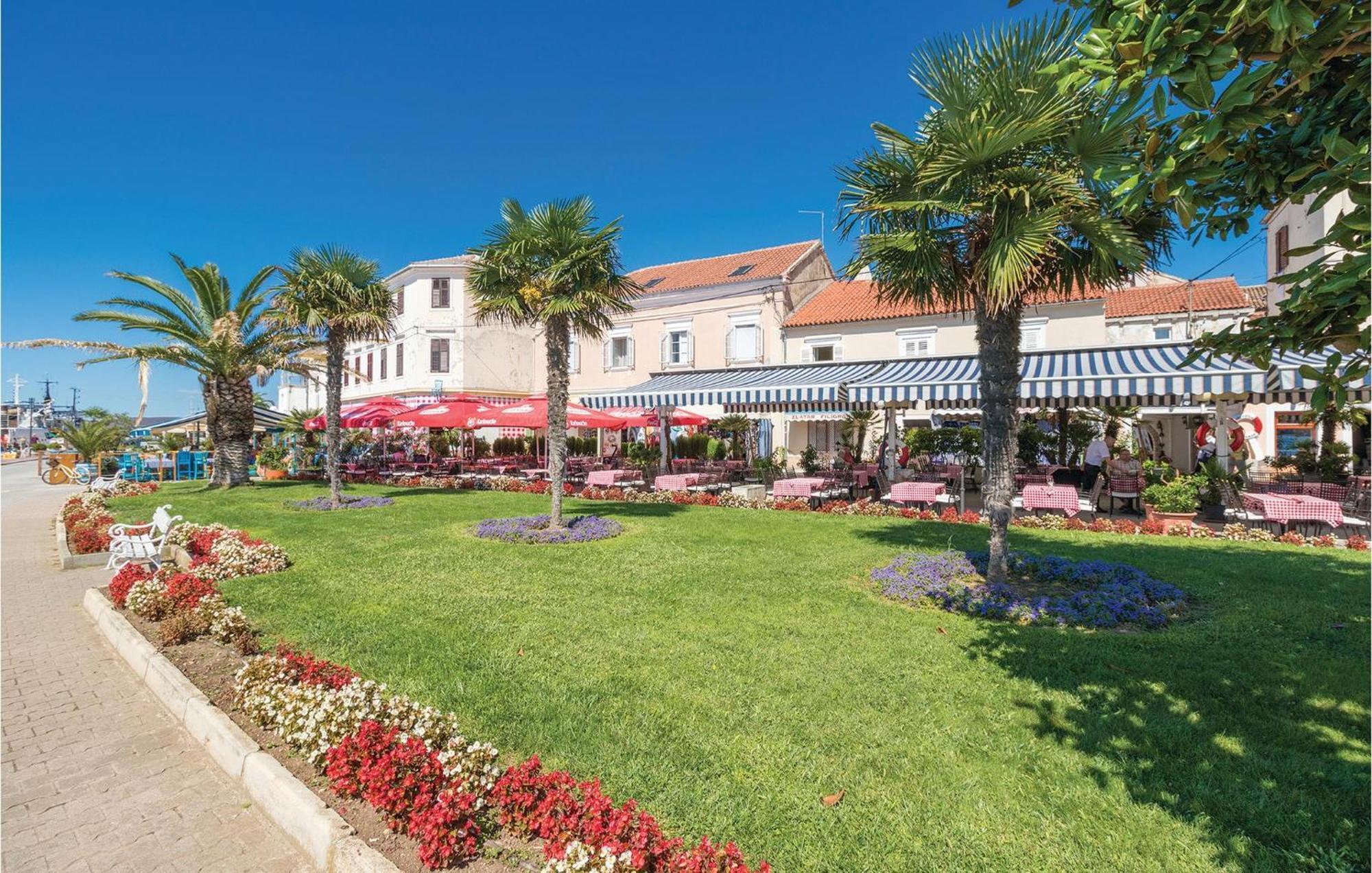 Pet Friendly Apartment In Biograd With Kitchen Biograd Na Moru Esterno foto
